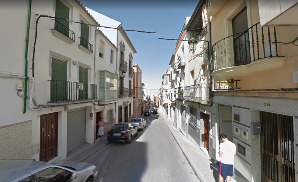 Un hombre mata a su esposa en Córdoba y se entrega en Madrid 1562062193_507915_1562062700_noticia_normal