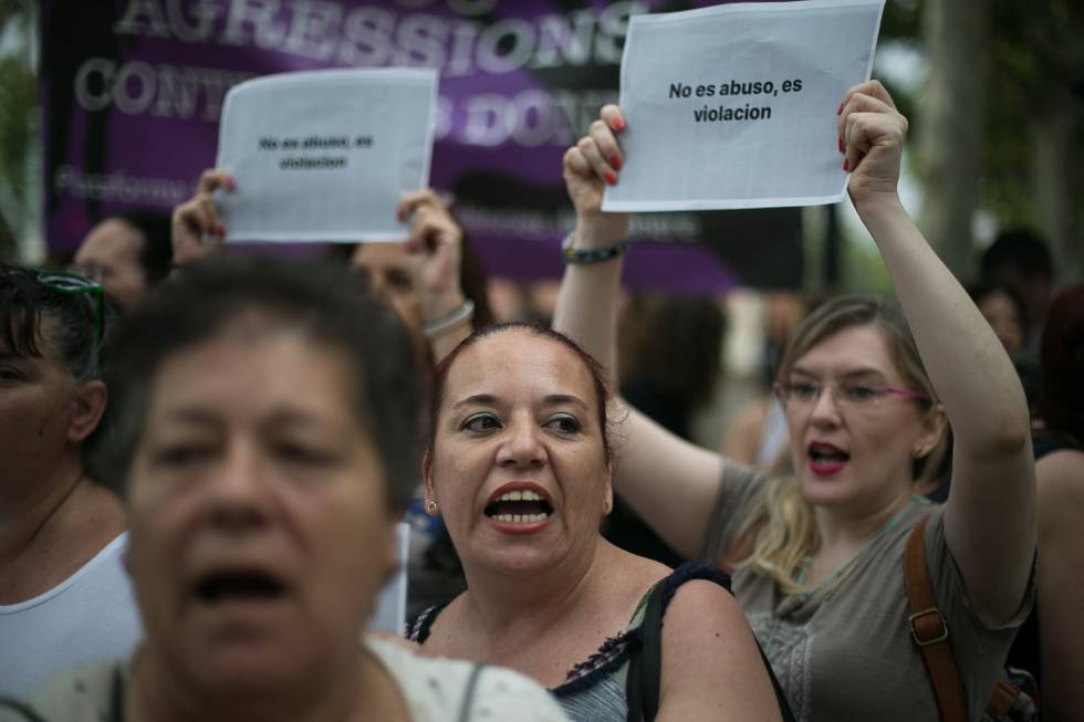 Concentration at the doors of the Provincial Court of Barcelona in which the protesters requested that the defendants known as 'La Manada de Manresa' be tried for rape and not for sexual abuse.