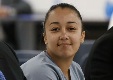 Sale de prisión tras 15 años una mujer víctima de trata sexual que mató a un hombre de adolescente