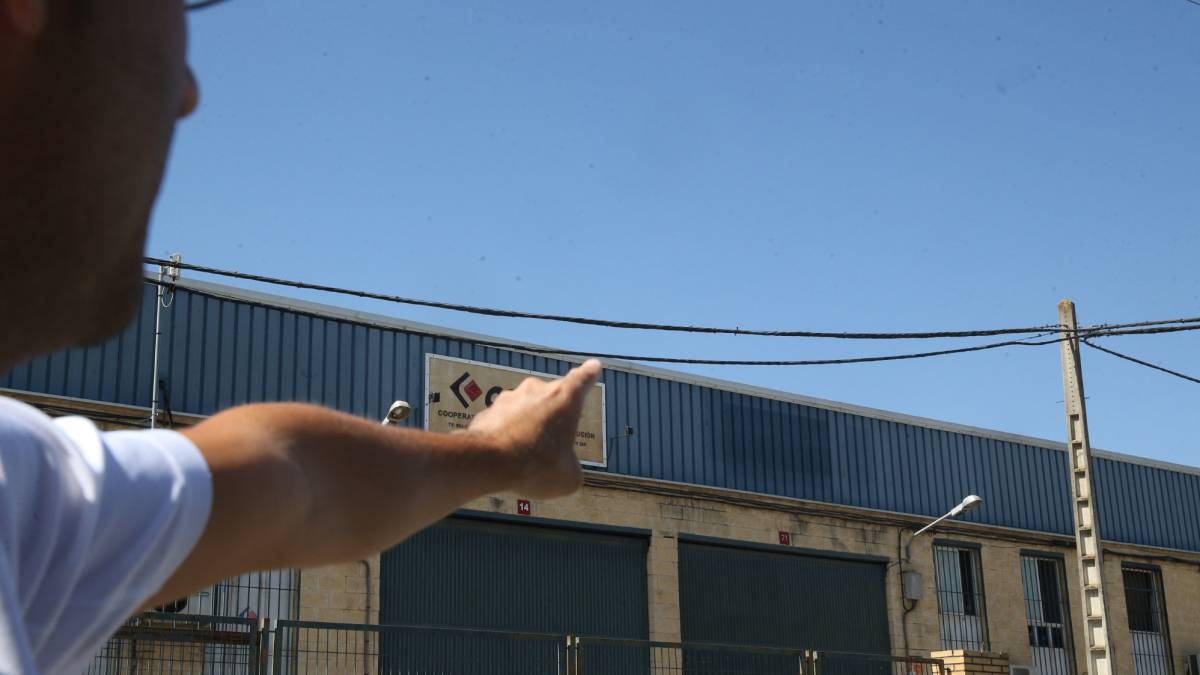 Naves donde estaba la empresa de carnes La Mechá, en Sevilla.