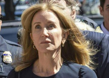 La actriz Felicity Huffman, condenada a 14 días en prisión por la trama de sobornos en universidades