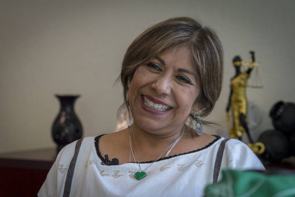 Hilda Pérez Luis, diputada de Morena, en su despacho en el Congreso de Oaxaca.
