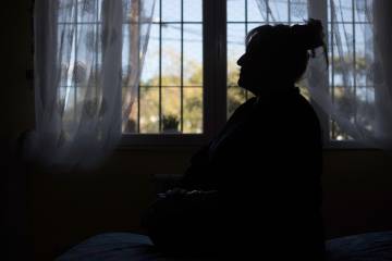 Isabel, de 60 años, cuidó de su madre durante más de una década.