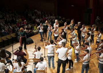 ¿Por qué estos 600 niños de Las Palmas prefieren clases de música a jugar al fútbol?
