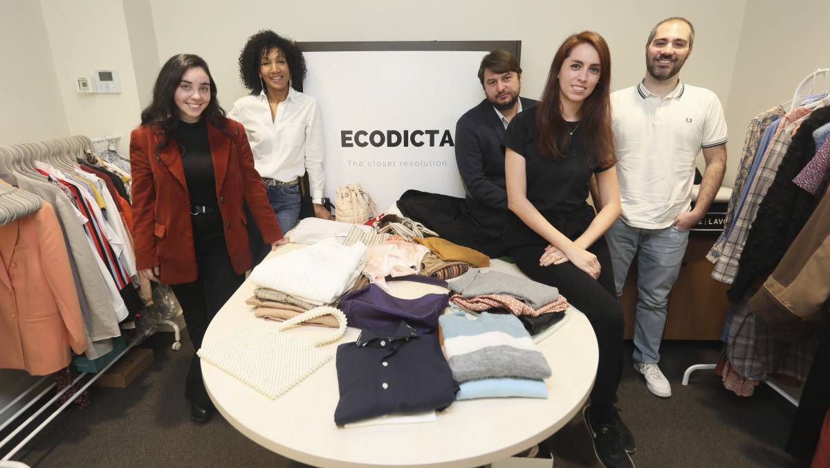 El fundador de Ecodicta y sus empleados.