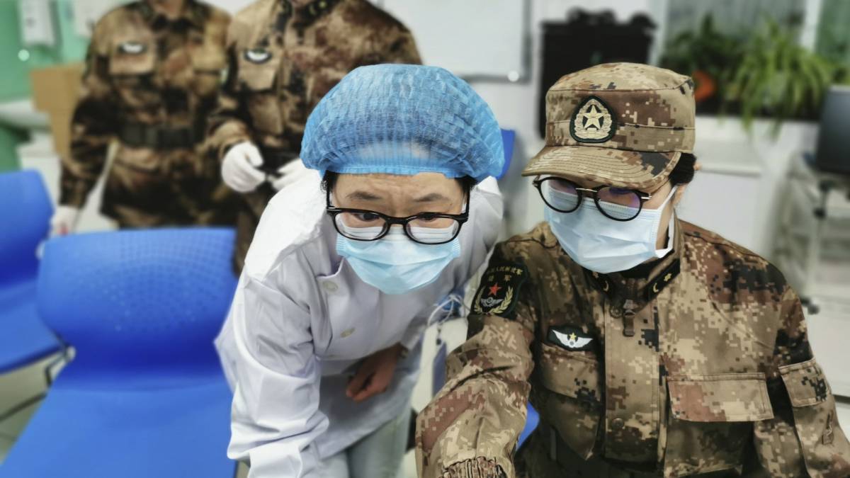 Médicos en el hospital Jinyintan, en Wuhan.