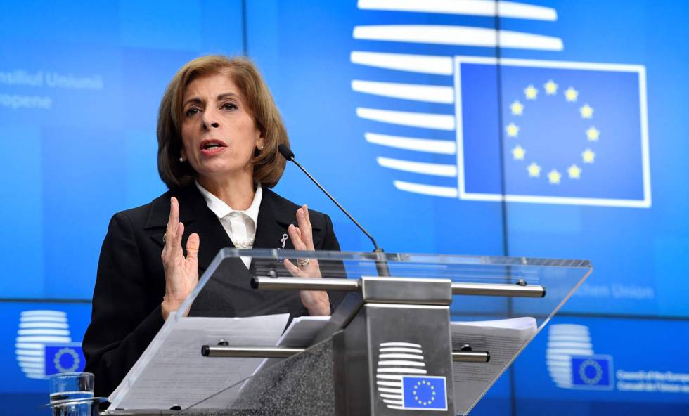 La comisaria de Salud, Stella Kyriakides, durante una rueda de prensa en Bruselas sobre el coronavirus.