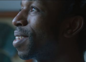 De cruzar el Estrecho en patera a fundar aulas de informática para enseñar a 11.000 estudiantes