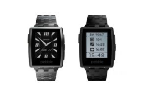 Verschiedene Modelle von Pebble Smart-Uhren.