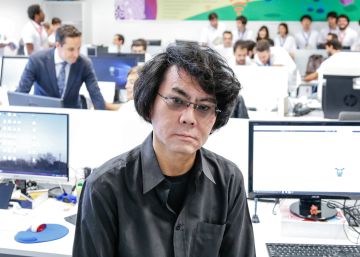 El profesor japonés experto en humanoides, Hiroshi Ishiguro, en la Universidad de Salamanca.