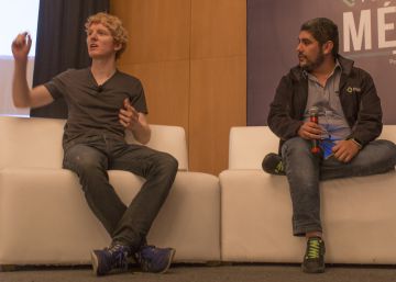 Patrick Collison (izquierda), fundador de Stripe, y Christian Van der Henst, fundador de Platzi.