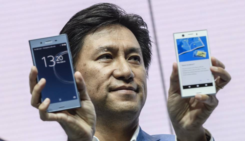 El vicepresidente ejecutivo de Sony Mobile, Hideyuki Furumi, presenta el nuevo Sony Experia XZ1 y XZ1 Compact durante la IFA, en Berlín.