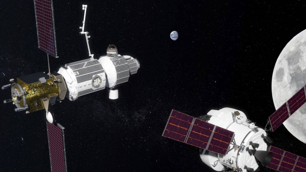 Impresión artística de una cápsula Orión acercándose a la Deep Space Gateway.