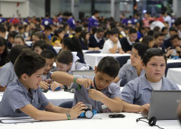 La clase de robótica más grande el mundo obtiene un récord Guinness