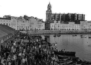 La postal, con 145 años, se resiste a morir frente a las aplicaciones de intercambio de imágenes