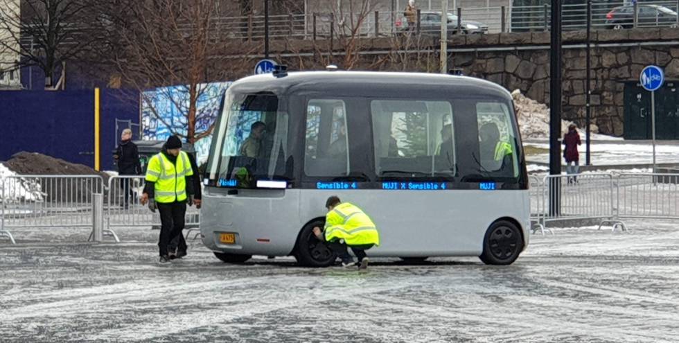 El autobús autónomo finlandés se para a las dos horas de su presentación |  Tecnología | EL PAÍS