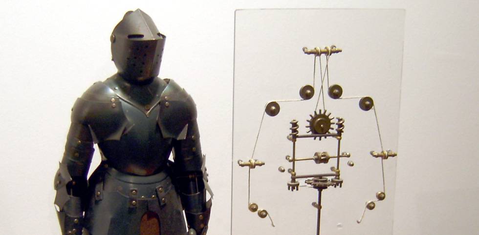 Una reproducciÃ³n del robot de Leonardo con parte de su interior a la vista.