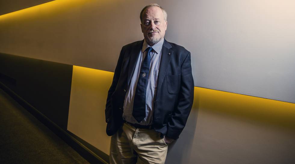 Ross Anderson, profesor de Ingeniería de la Seguridad en la Universidad de Cambridge, en el auditorio de la Fundacion Ramón Areces (Madrid).