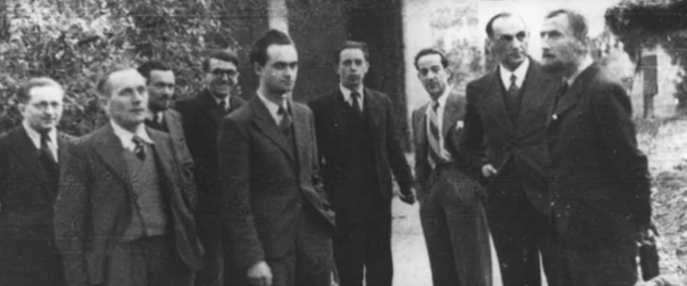 Faustino Antonio Camazón, tercero por la derecha, con los criptógrafos polacos que trabajaron para el servicio de inteligencia francés.