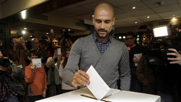 Guardiola votando en el consulta soberanista.
