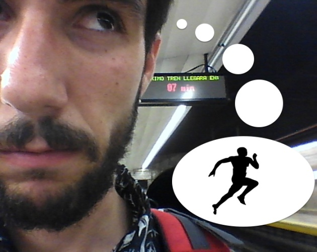 Yo, pensando en el kilómetro que podría haber corrido en esos siete minutos de espera.