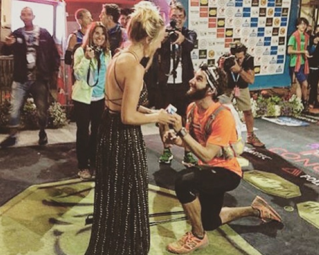 Sudado pero de rodillas. Como manda la tradición