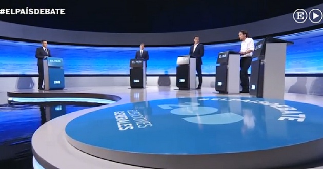 El atril de Mariano Rajoy, vacío, en el debate organizado por El País.
