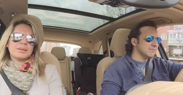 Inquietante: Iker Jiménez se apunta a la moda de cantar en el coche con una rumba
