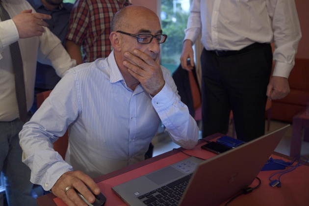 Felisuco siguiendo los resultados de las votaciones del 26J en Santander