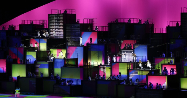 Bailarines se presentan en la ceremonia de inauguración de los Juegos Olímpicos Río 2016 hoy, viernes 5 de agosto de 2016, en el estadio Maracaná de Río de Janeiro