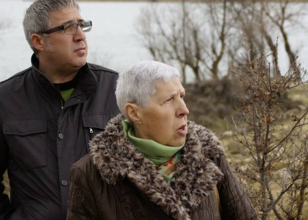 En esta foto, salgo con mi madre