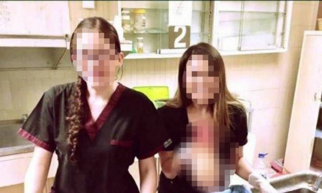 La fotografía original en Twitter no presentaba ningún tipo de filtro en los restos humanos o en los rostros de las internas. Los hemos agregado para proteger la identidad de las personas y por respeto a los lectores.