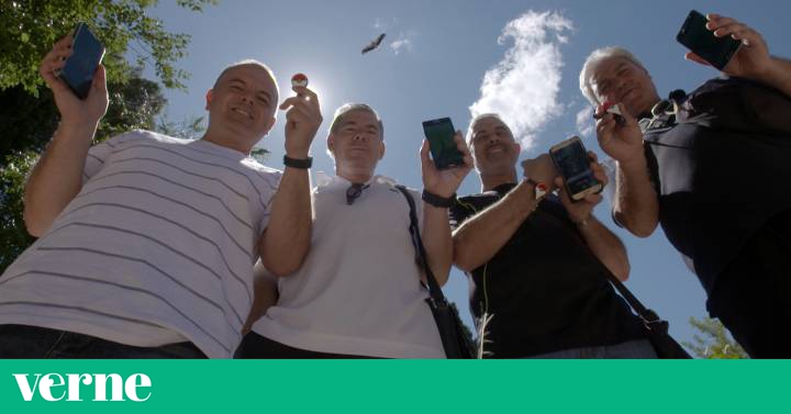 Vídeo Los entrenadores senior de Pokémon Go que siguen