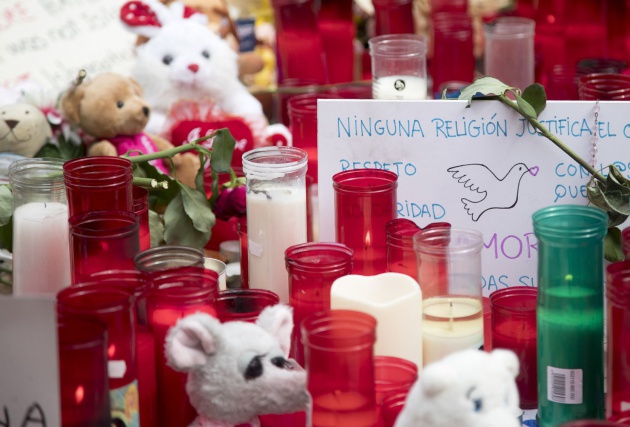 HOMENAJE A LAS V&Iacute;CTIMAS DEL ATAQUE TERRORISTA