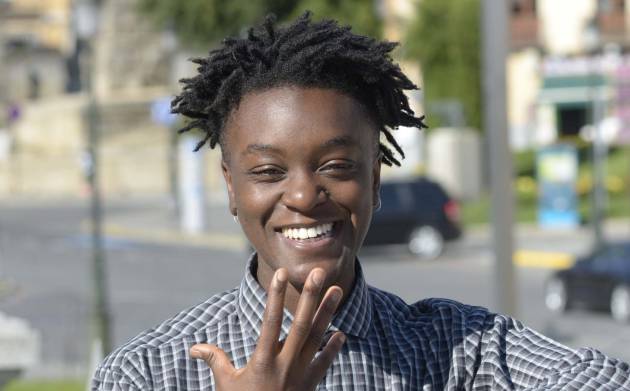 El artista Jay Bernard fotografiado en Segovia, donde participa en el Hay Festival