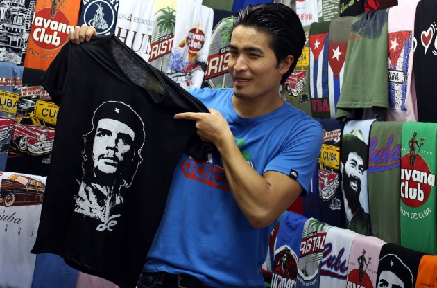 La historia de la icónica imagen del Che que acabado en miles de camisetas | Verne EL