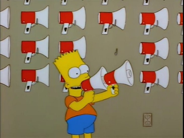 Bart con un meg&aacute;fono DOBLE. La met&aacute;fora se hace sola