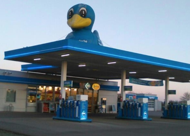 Imagen de la gasolinera alemana publicada en Google.