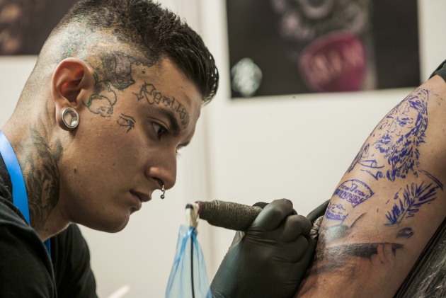 Confesiones de tatuadores: todo lo que odian de ti