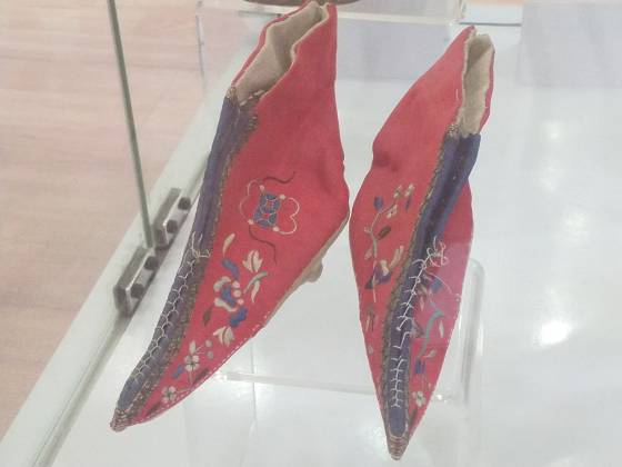 Zapatos chinos y el mar en una bola cristal: siete tesoros de los museos desconocidos la CDMX | Verne México PAÍS