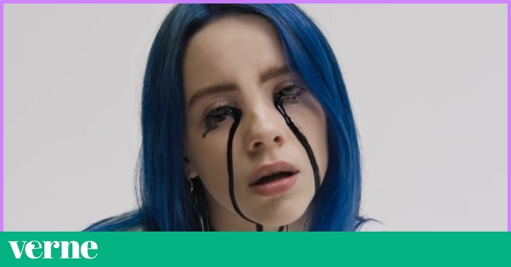 When the music s over. Билли Айлиш с синими волосами. Billie Eilish when the Party's over. Билли Айлиш чёрные слёзы. Билли Айлиш с синими волосами и чёрными слезами.