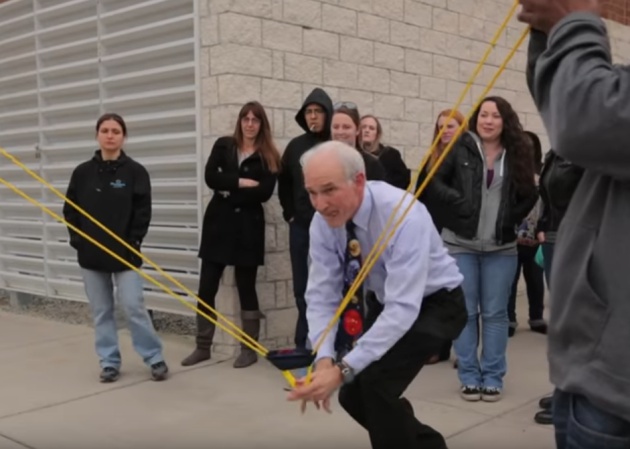 David Wright en medio de una de sus clases / Tidewater Community College