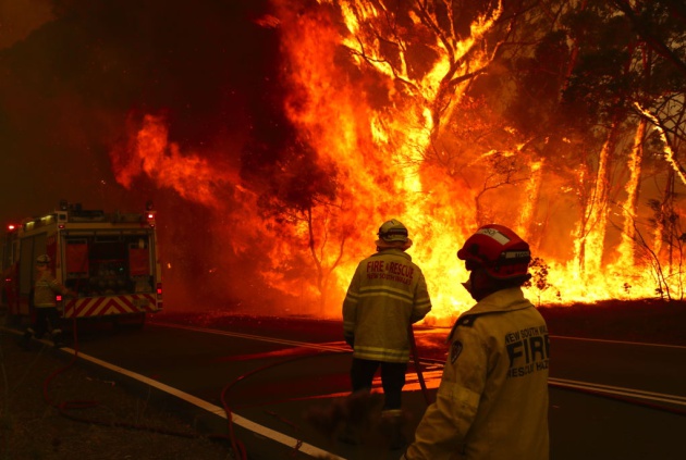 El fuego arrasa un bosque en Bilpin, a 86 kilómetros de Sídney