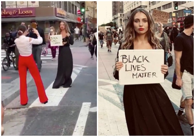 Así posó Schatzel durante una de las manifestaciones en Los Ángeles.
