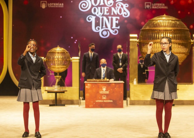 Lotería.-AMP.-El 86.986, primer quinto del Sorteo de Navidad 2020, deja 36 décimos premiados en Andalucía, 216.000 euros